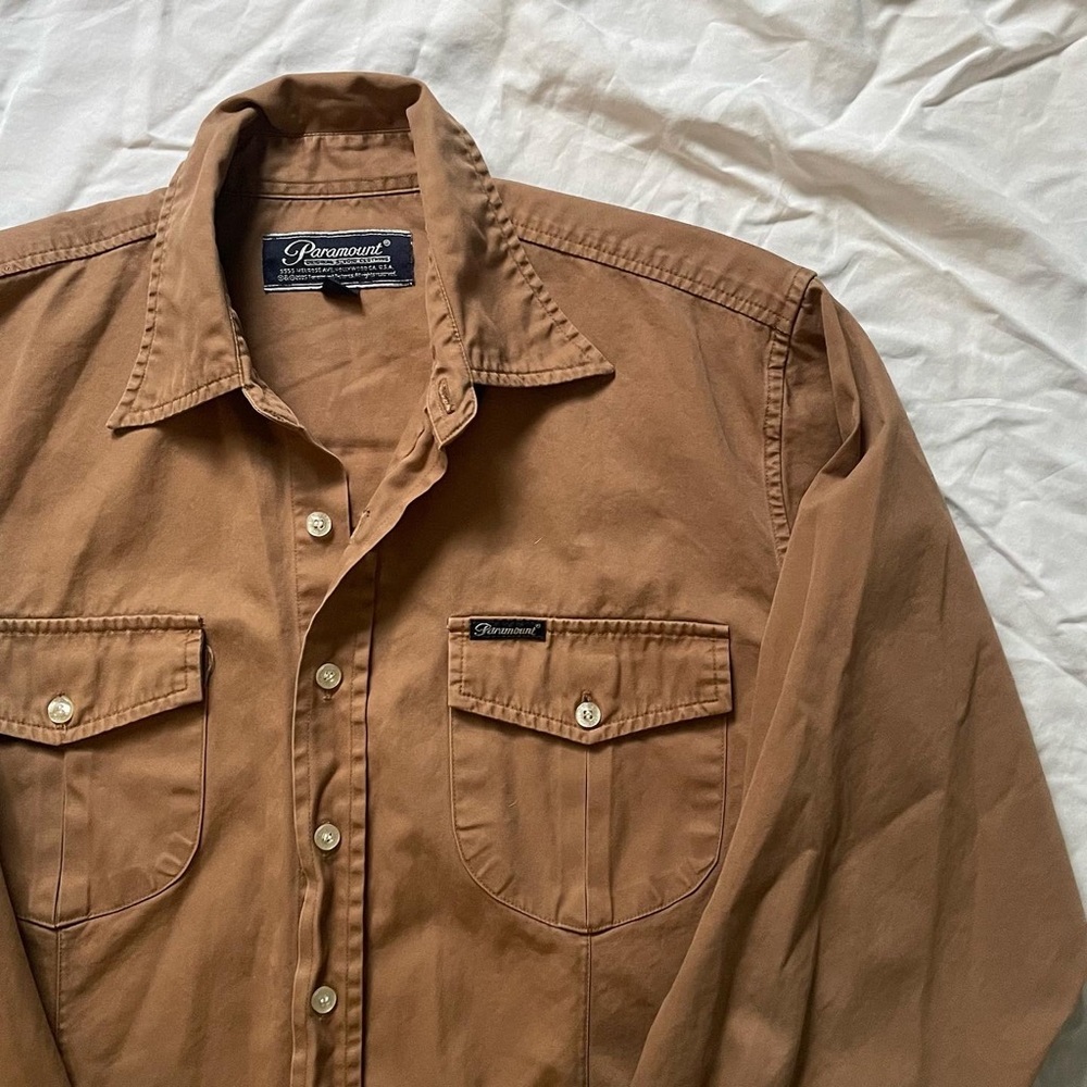 brown shirt